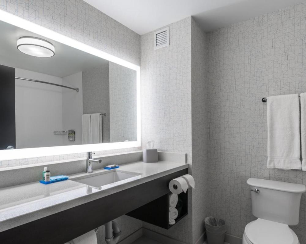 фото Holiday Inn Express Hotel & Suites Saskatoon, an IHG Hotel