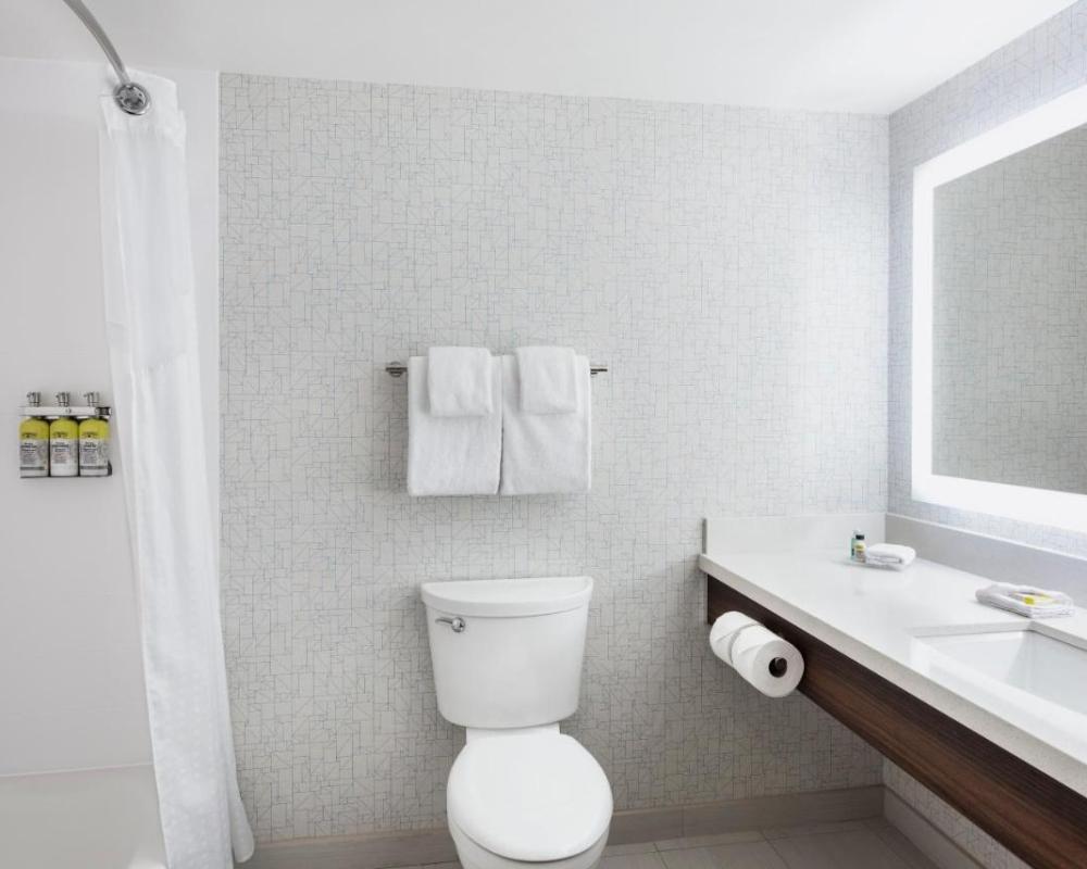 фото Holiday Inn Express Hotel & Suites Saskatoon, an IHG Hotel