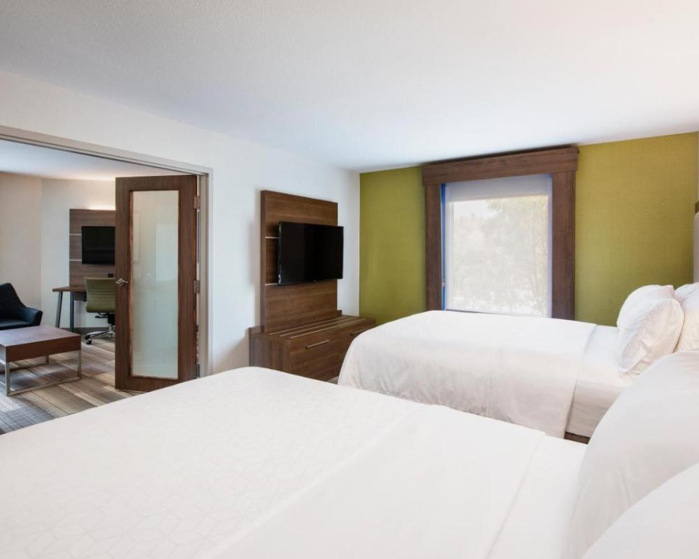 фото Holiday Inn Express Hotel & Suites Saskatoon, an IHG Hotel