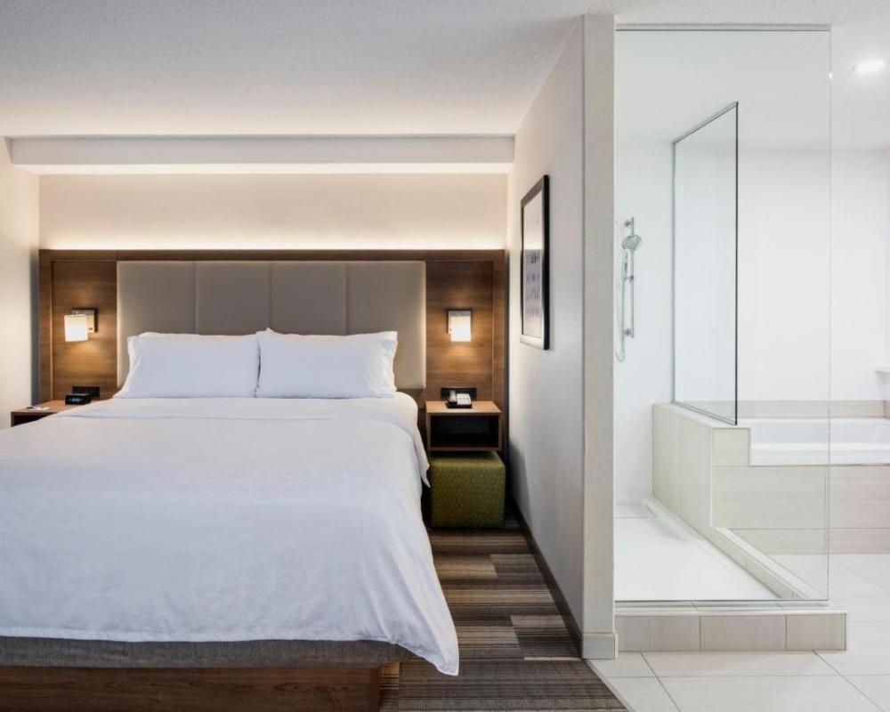 фото Holiday Inn Express Hotel & Suites Saskatoon, an IHG Hotel