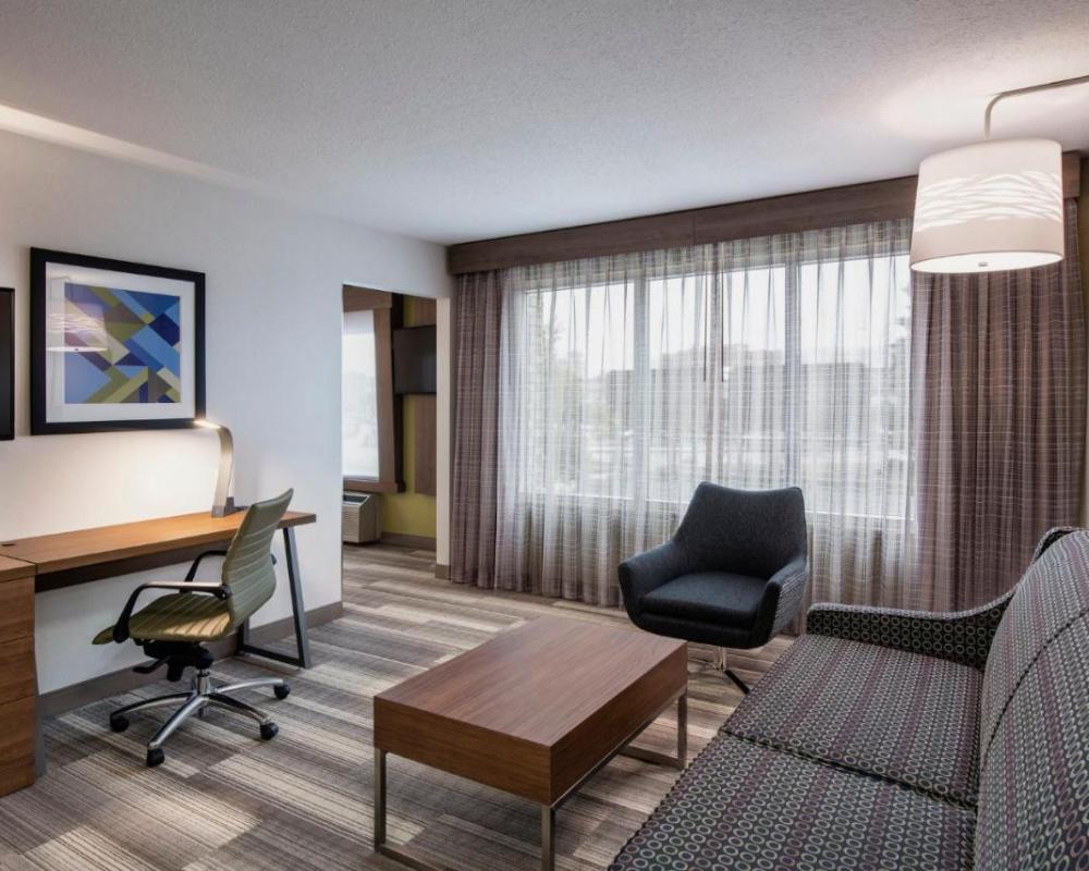 фото Holiday Inn Express Hotel & Suites Saskatoon, an IHG Hotel