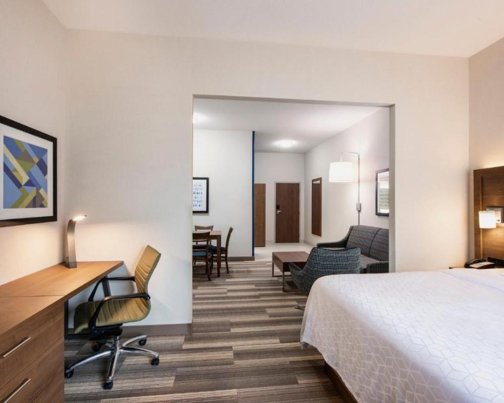 фото Holiday Inn Express Hotel & Suites Saskatoon, an IHG Hotel