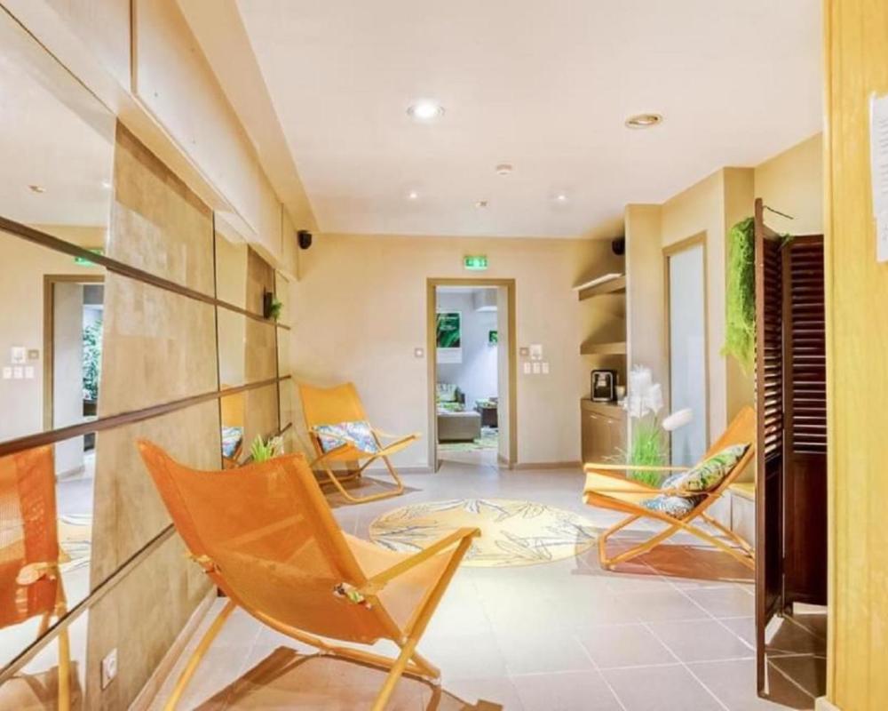 фото Kyriad Restaurant Centre Vichy