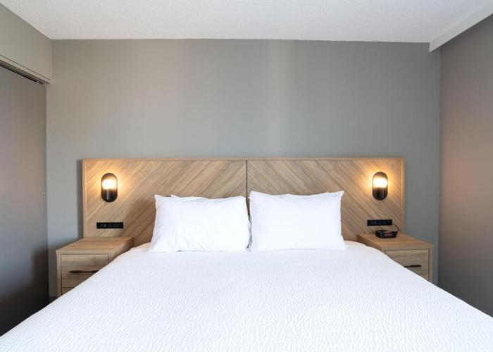 Sandman Suites Vancouver on Davie