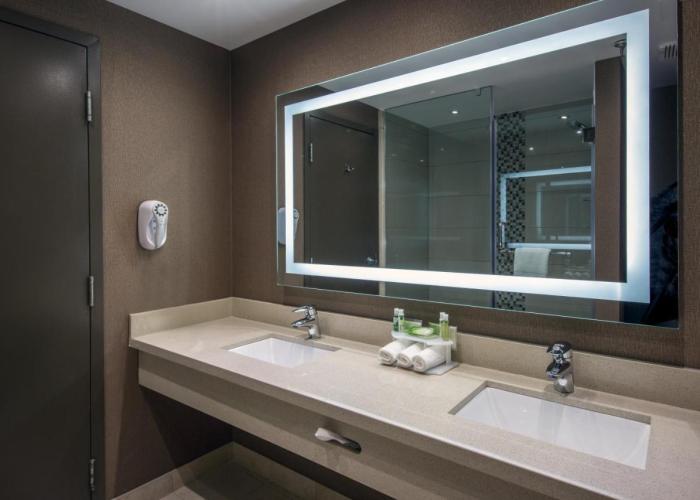 Holiday Inn Express & Suites Regina Downtown, an IHG Hotel