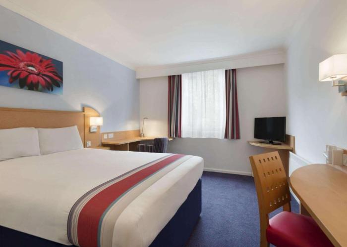 Ramada Wakefield