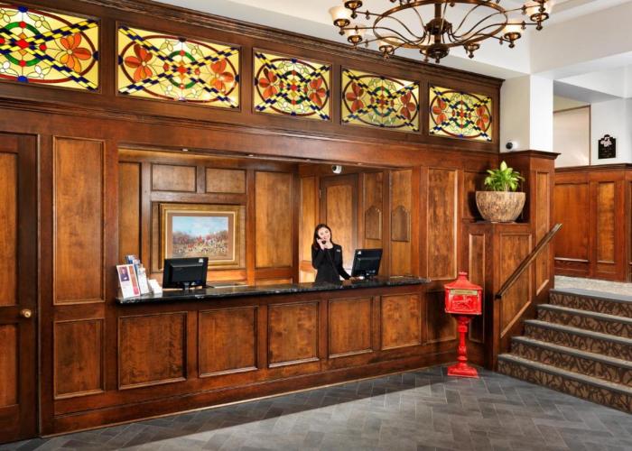 Huntingdon Manor Hotel