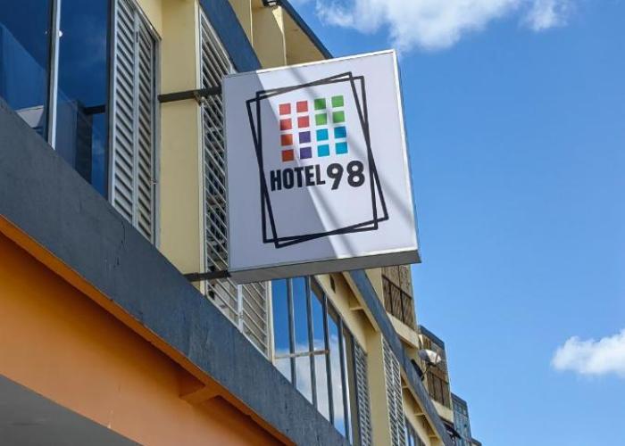 Hotel 98