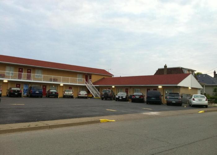 Scottish Inn Near the Falls and Casino