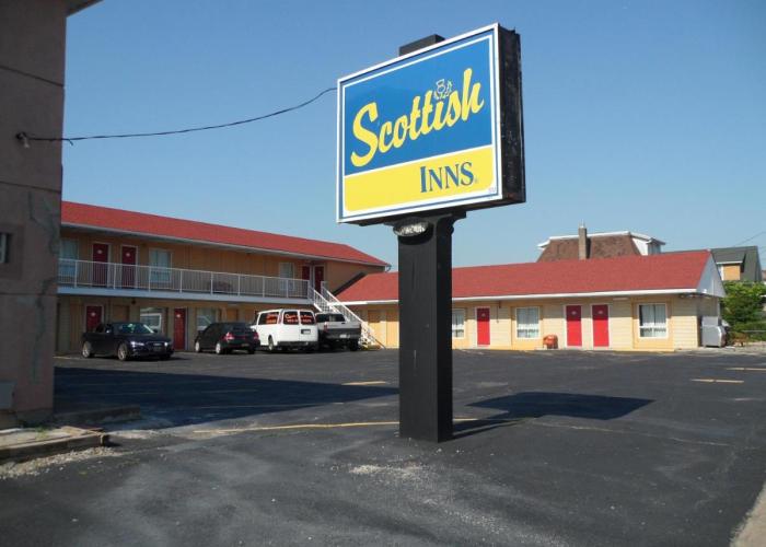 Scottish Inn Near the Falls and Casino