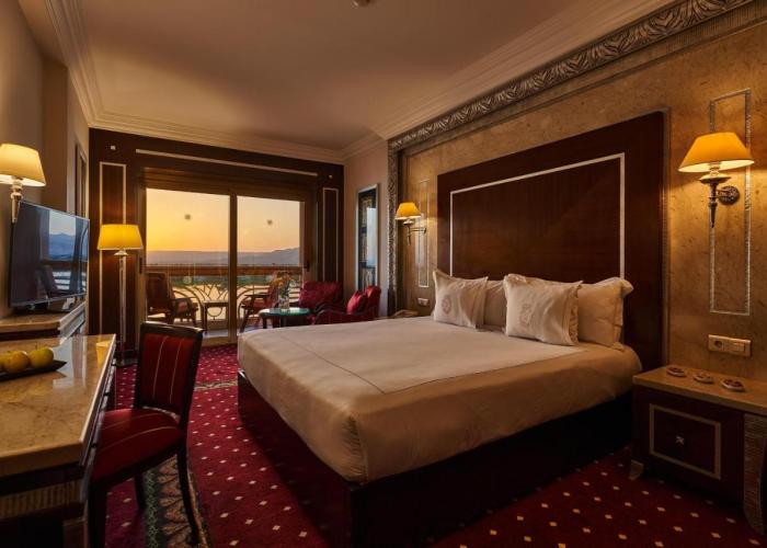 Sonesta St. George Hotel - Convention Center