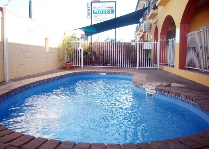 Cedar Lodge Motel