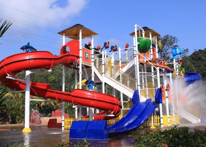 Bukit Merah Laketown Resort