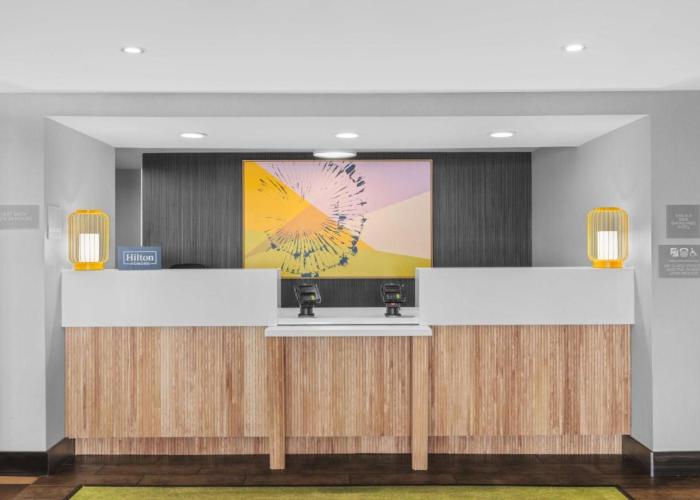 Hampton Inn Bakersfield - Central