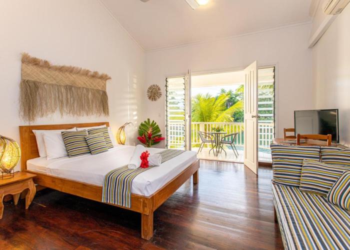 Tropicana Lagoon Apartments