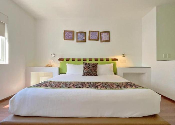 Seven Crown Express & Suites