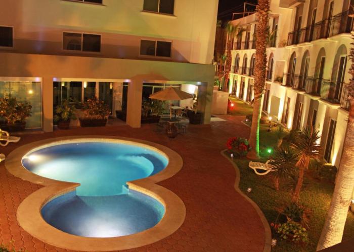 Seven Crown Express & Suites