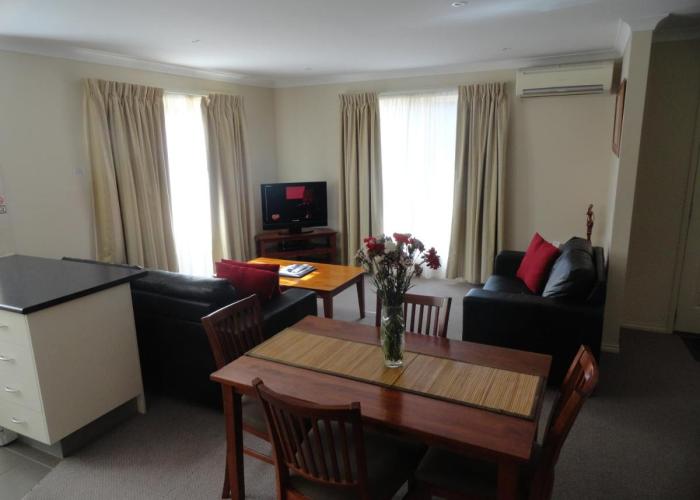 Victoria Lodge Motor Inn & Apartments