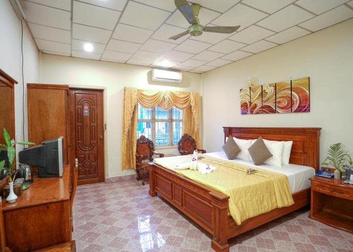 Royal Hotel
