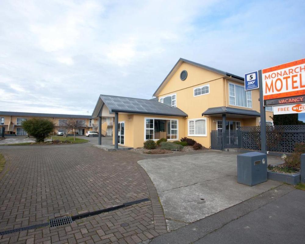 Monarch Motel