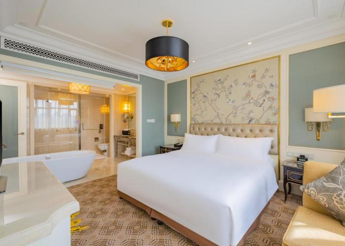 Crowne Plaza Zhengzhou, an IHG Hotel