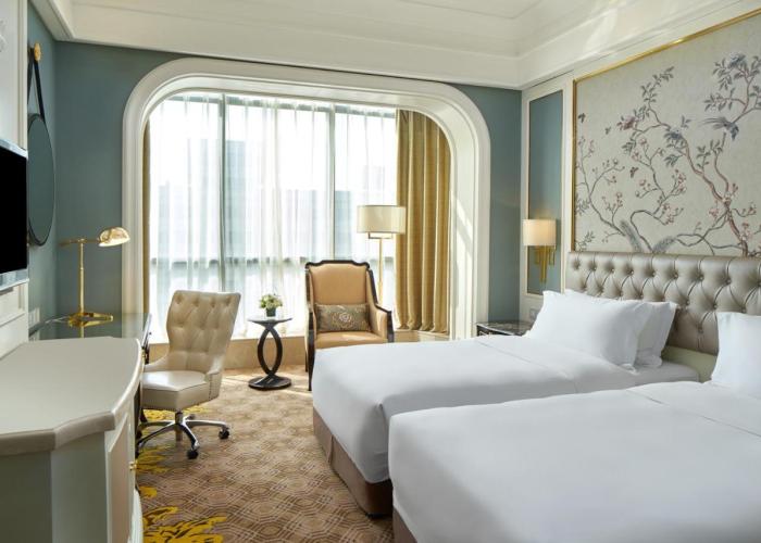 Crowne Plaza Zhengzhou, an IHG Hotel