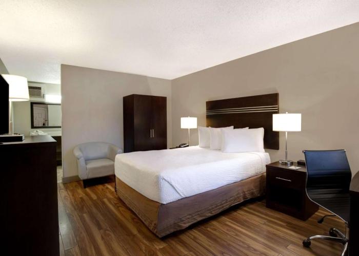 Days Inn by Wyndham Vernon