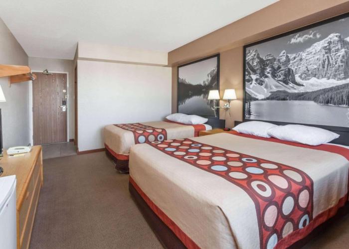 Super 8 by Wyndham Medicine Hat AB