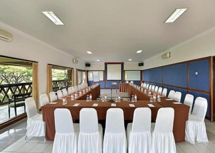 Grand Whiz Hotel Trawas Mojokerto