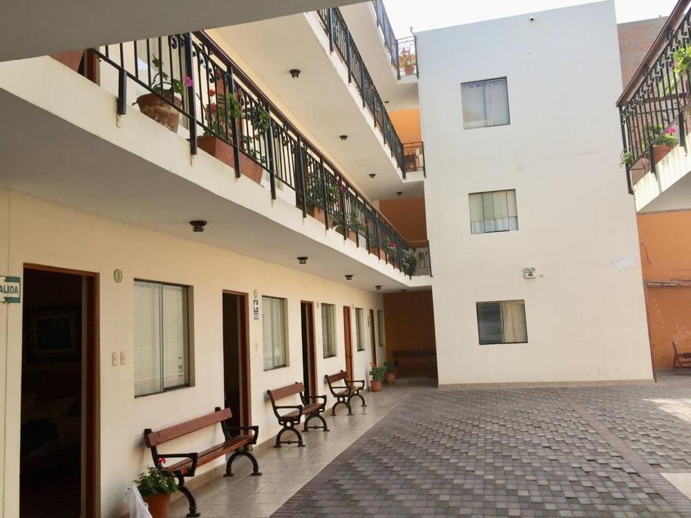 фото Hostal La Casona