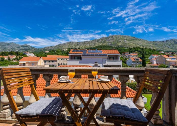 Francesca Guesthouse