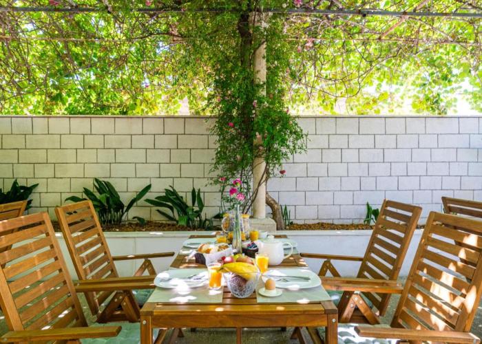 Francesca Guesthouse