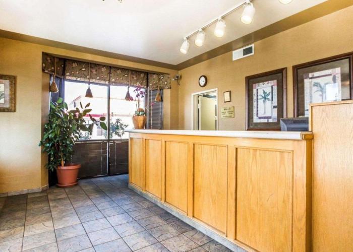 California Inn and Suites Bakersfield