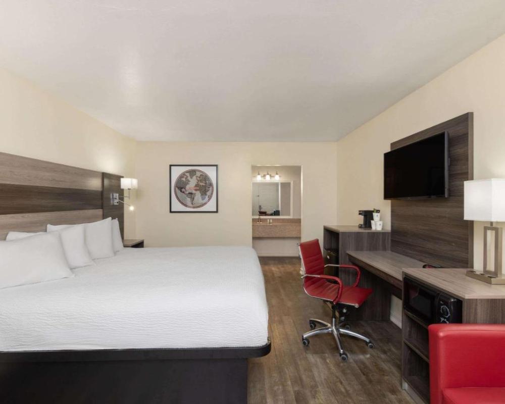 Ramada by Wyndham Kingman