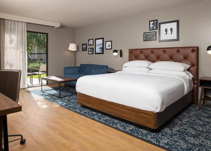 Four Points by Sheraton Bakersfield