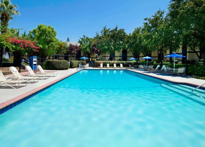 Four Points by Sheraton Bakersfield