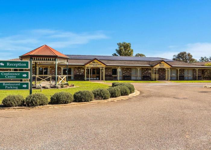 Quality Inn Carriage House