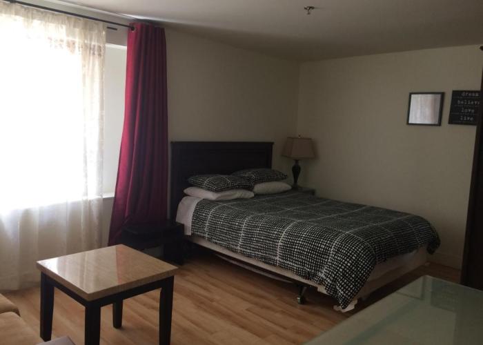 Black Rooster Guesthouse