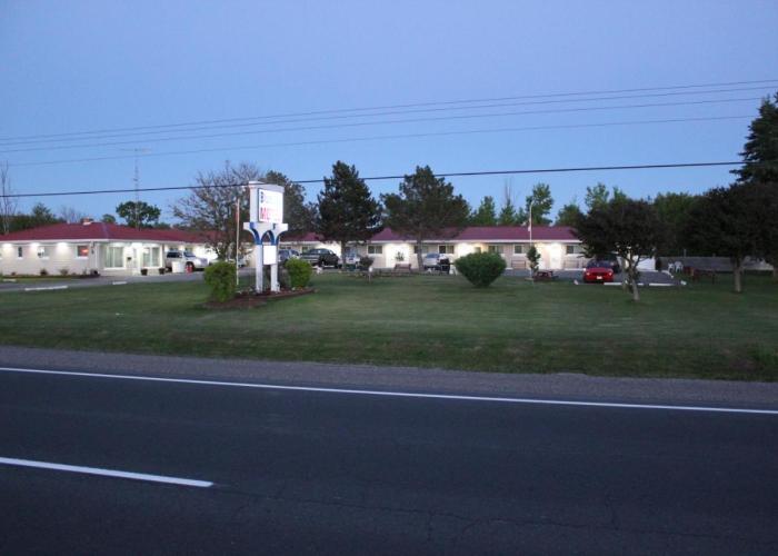 Blue Jay Motel