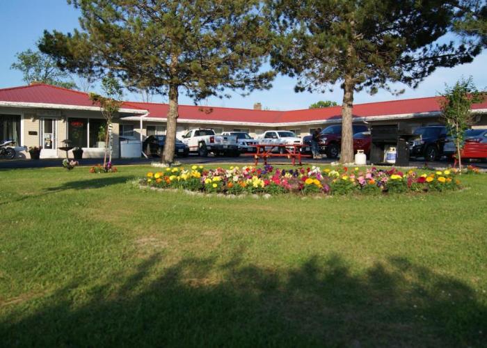 Blue Jay Motel