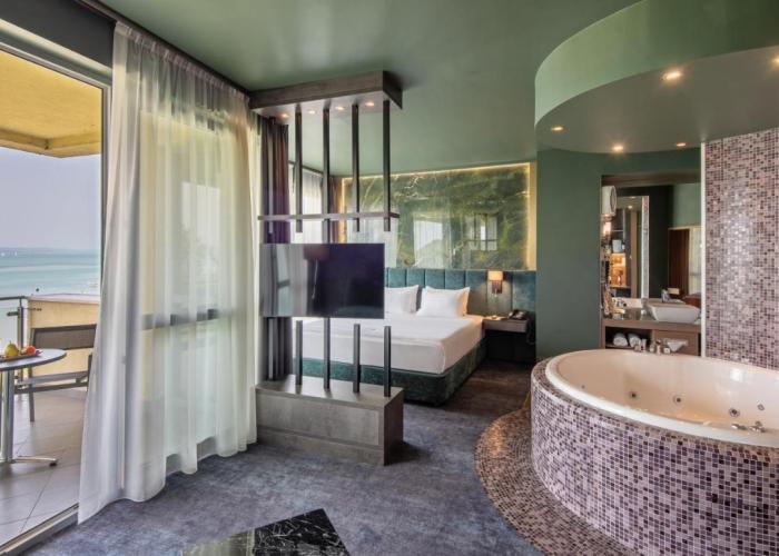 Hotel Azur Premium