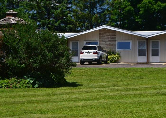 Stratford Suburban Motel