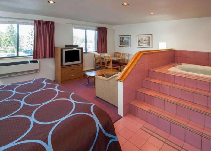 Super 8 by Wyndham Salmon Arm