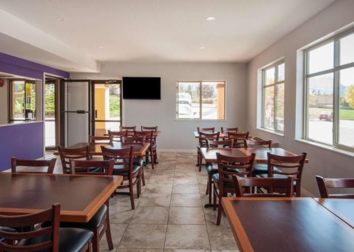 Super 8 by Wyndham Salmon Arm