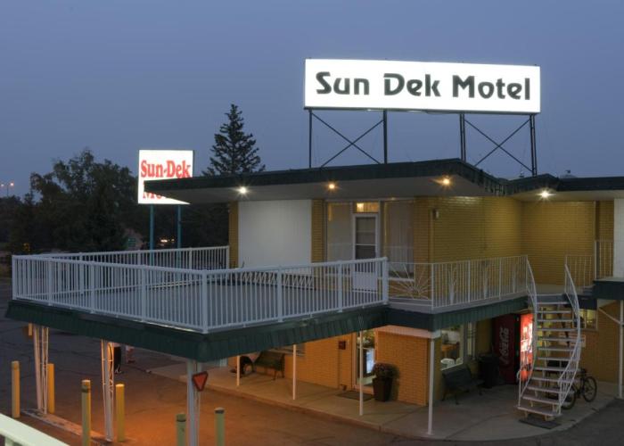 Sun-Dek Motel