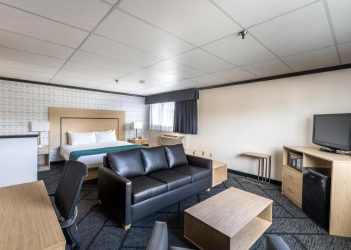Sternwheeler Hotel and Conference Centre