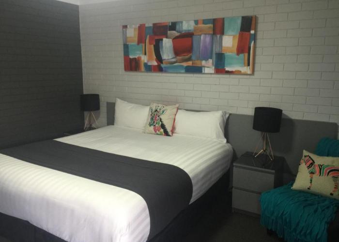 Blue Violet Motor Inn