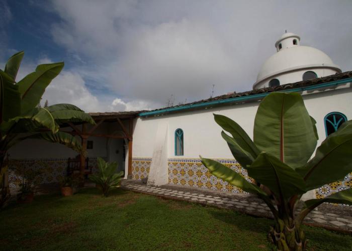 Las Palmeras Inn
