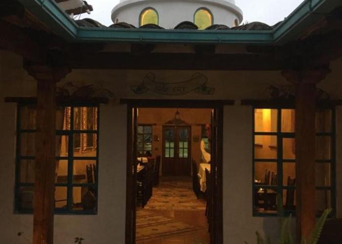 Las Palmeras Inn
