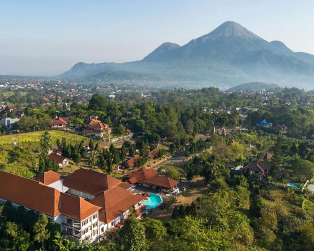 Royal Hotel and Villas Trawas